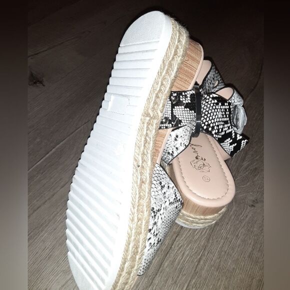 Women's Snake-Print Wedge Sandals, Platform, Size 10 - Picture 11 of 11